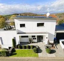 luxuriöses 2 Familienhaus in ruhiger Lage - Melsungen