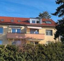 Vermietung: Helle 3 Zimmer DG Whg. in Gröbenzell, ca. 75 qm