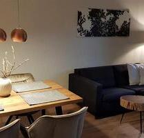 Möblierte 2-Zimmer-Wohnung mit Balkon im Zentrum - Wedel