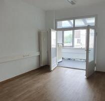 Büro mit Wohnung zentrumsnah! - 1.160,00 EUR Kaltmiete, in Weiden in der Oberpfalz (PLZ: 92637)