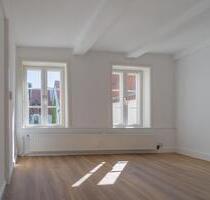 Zentral. Ruhig. Besonders. Maisonettewohnung im Hinterhaus der Großen Straße - Flensburg