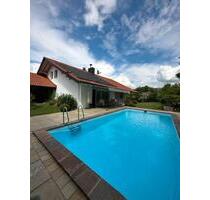 Großzügiges Einfamilienhaus mit 211m2 Wohnfläche, Garten & Pool - Schwindegg