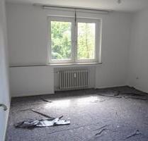 Ruhige Wohnung in Grünlage - 1.200,00 EUR Kaltmiete, ca.  90,00 m² in Düsseldorf (PLZ: 40547) Lörick