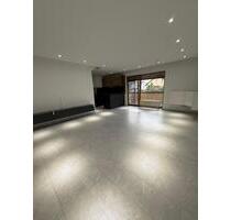 Moderne 3-Zimmer -Wohnung mit neuer Küche, 2 BalkonenStellplatz - Sulzbach am Main