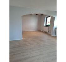 Ruhige 5-Zimmer Wohnung auf 3 Etagen in Theilheim