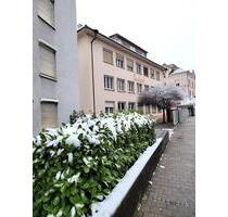 Einzelzimmer mit 18,40 m² in 5er WG frei, in großer DG-Wohnung - im Zentrum von Lörrach
