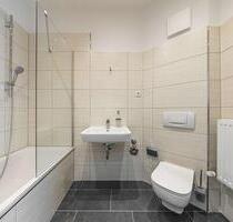 ❄️ Charmante 2‑Zimmer-Wohnung in Renovierung | Einbauküche • Bad mit Wanne • Wintergarten ❄️ - Leipzig Nordost