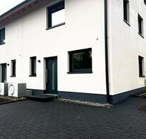 *Neubau* - Moderne Doppelhaushälfte in zentraler Lage von Lohmar