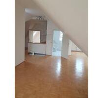 Exclusive Dachgeschosswohnung - 1.000,00 EUR Kaltmiete, in Laatzen (PLZ: 30880)