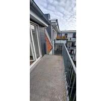 Schöne Dachgeschosswohnung mit Balkon zu vermieten - Magdeburg Leipziger Straße