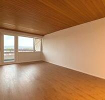 Frisch renovierte 3-Zimmer-Stadtwohnung mit Balkon, Aufzug & neuer Einbauküche - Stuttgart Bad Cannstatt