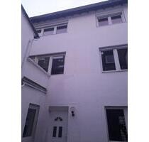 Einfamilienhaus - 1.150,00 EUR Kaltmiete, ca.  144,00 m² in Winningen (PLZ: 56333)