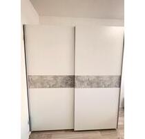Wohnung mit 4 schränken - 1.350,00 EUR Kaltmiete, ca.  88,00 m² in Duisburg (PLZ: 47198) Essenberg