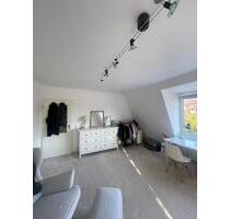 Helles WG-Zimmer für Frauen, ca. 28 qm - Hamburg Wandsbek