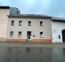 Schönes Haus mit Scheune in Meisburg - Pelm
