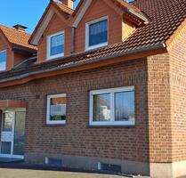 Zentrales Juwel: 3-Zi.-Wohnung mit Garten + Wintergarten - Halle