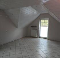 Dachgeschosswohnung mit 2 Balkonen & zentraler Lage in Hoppecke - Brilon