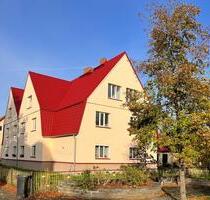 Frisch Renoviert für Sie ! Helle & freundliche 2 RW im 1.OG mit großem Bad l Dusche + Badewanne - Hoyerswerda