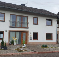 Modernes teilmöbliertes Mehrfamilien Haus mit Garage und Garten - Weiskirchen