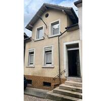 Sanierungsbedürftiges Reihenhaus mit Potenzial in Lambrecht - Lambrecht (Pfalz)