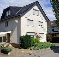 Zweifamilienhaus mit Halle und Wintergarten in Stahle - Höxter
