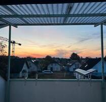Ab sofort: Renovierte DG-Wohnung (64qm, 2Zi.) m. EBK + Garage - Sankt Augustin