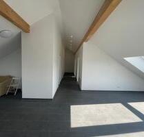 PRIVATVERKAUF: Außergewöhnliche 4-Zimmer Dachgeschoss-Wohnung - Neuried