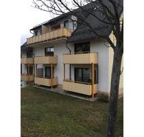 2-Zimmer-Wohnung mit Einbauküche, 2 Balkonen & Garage in STL - Lößnitz