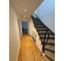 Freistehendes Haus mit Garage & Weitblick - Kleinbundenbach