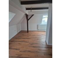 Dachgeschoss Loft - 550,00&nbsp;EUR Kaltmiete, ca.&nbsp; 40,00&nbsp;m&sup2; in Lahnau (PLZ: 35633)