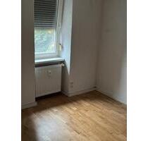 Dachgeschosswohnung mit Süd-Velux-Cabrio Balkonfenster ca. 60m2 - Bad Münder am Deister
