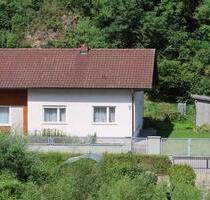 Älteres Einfamilienhaus mit Wald in Winzer - Aholming