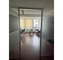 Büroraum zur Untermiete - 600,00 EUR Kaltmiete, ca.  24,00 m² in Köln (PLZ: 50667)