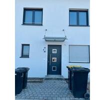 Modernes Reihenhaus mit gehobener Ausstattung , Garten &Garage - Groß-Gerau