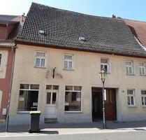 Haus mit Keller, Hofeinfahrt, Carport und Garten nähe Leipzig - Pegau
