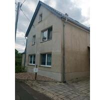 Haus mit großem Grundstück und Nebengelass - Oschatz