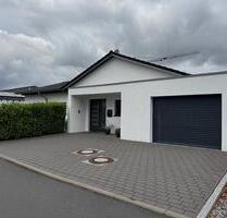 Moderner Bungalow mit Garage und 4 Zimmer - Wohnfäche 154 m² - Osterburken