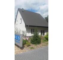 Einfamilienhaus zu verkaufen. 2 separate Wohnungen sind verfügbar - Berlin Treptow-Köpenick