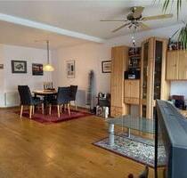 3 Zimmer, direkt am Puiseauplatz + Balkon + Carport + Einbauküche - Rodgau