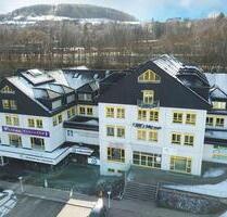 Ihre neues Büro mit Aufzug, Einbauküche und Kundenstellplätze! - Schwarzenberg/Erzgebirge