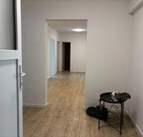 Einziehen, anschließen, loslegen – 135 m² Büro mit Stil in Ffm - Wiesbaden Mainz-Amöneburg