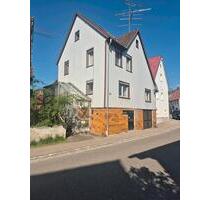 Haus zu mieten in Münsingen - 1.250,00 EUR Kaltmiete, ca.  100,00 m² in Reutlingen (PLZ: 72760) Orschel-Hagen