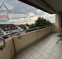 * Sonnige Wohnung mit Balkon, Aufzug und kurzem Weg zur S-Bahn * - Tamm
