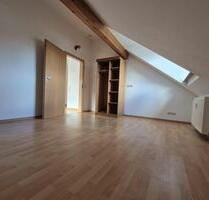 76m² DG 3 Zimmer Wohnung 2x WG Zimmer - ab sofort befristet bis 28.02.2026 - Putzbrunn