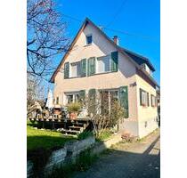 Freistehendes, charmantes Einfamilienhaus mit Doppelgarage - Bahlingen am Kaiserstuhl