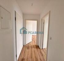 2-Zimmer, Balkon mit Weitblick, Einbauküche & PKW Stellplatz! - Stralsund Langendorfer Berg