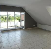 Helle und gemütliche 3-Zi-Dachgeschosswohnung mit großem Balkon - Hennef (Sieg)