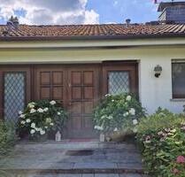 Einfamilienhaus mit schönem Garten in ruhiger Lage - Kelkheim (Taunus)