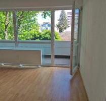 3 ZW WOHNUNG BALKON WANNENBAD EBK 3XFACH FENSTERVERGLASUNG NÄHE UNIKLINIK ROSSMANN REWE EIFLER ÖVNP S BAHN LYONERSTR DFB ZENTRALE - Frankfurt am Main Niederrad