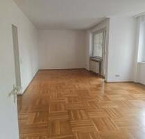 HELLE 4ZW WOHNUNG BALKON WANNENBAD EBK GÄSTE WC KINDERFREUNDLICH DURCH GROSSER GARTEN ZUR MITBENUZTUNG RUHIGE ZENTRALE LAGE SCHEIDSTRMARBACHWEG U 5 BUS M34 ALLE ZIMMER TAGESLICHT - Frankfurt am Main Mitte-Nord